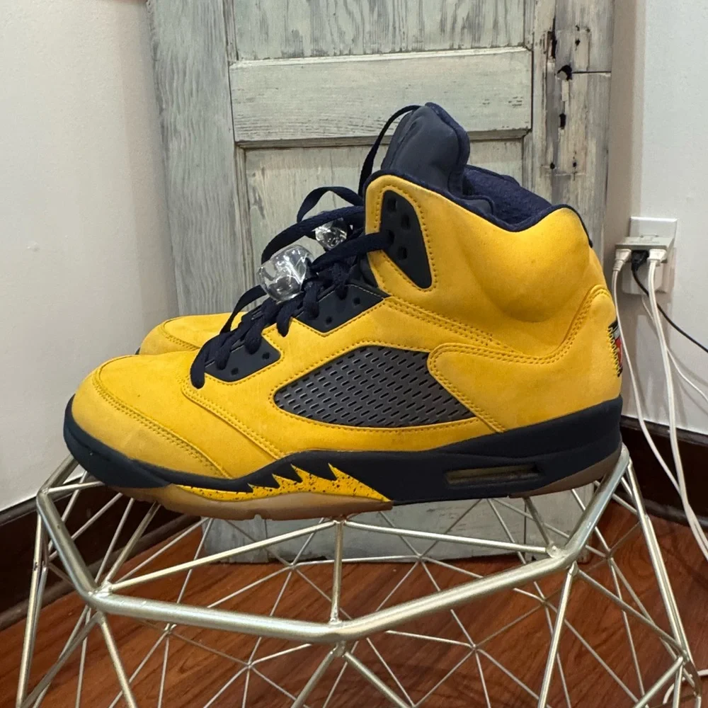 Nike  Air Jordan 5 Retro SP 